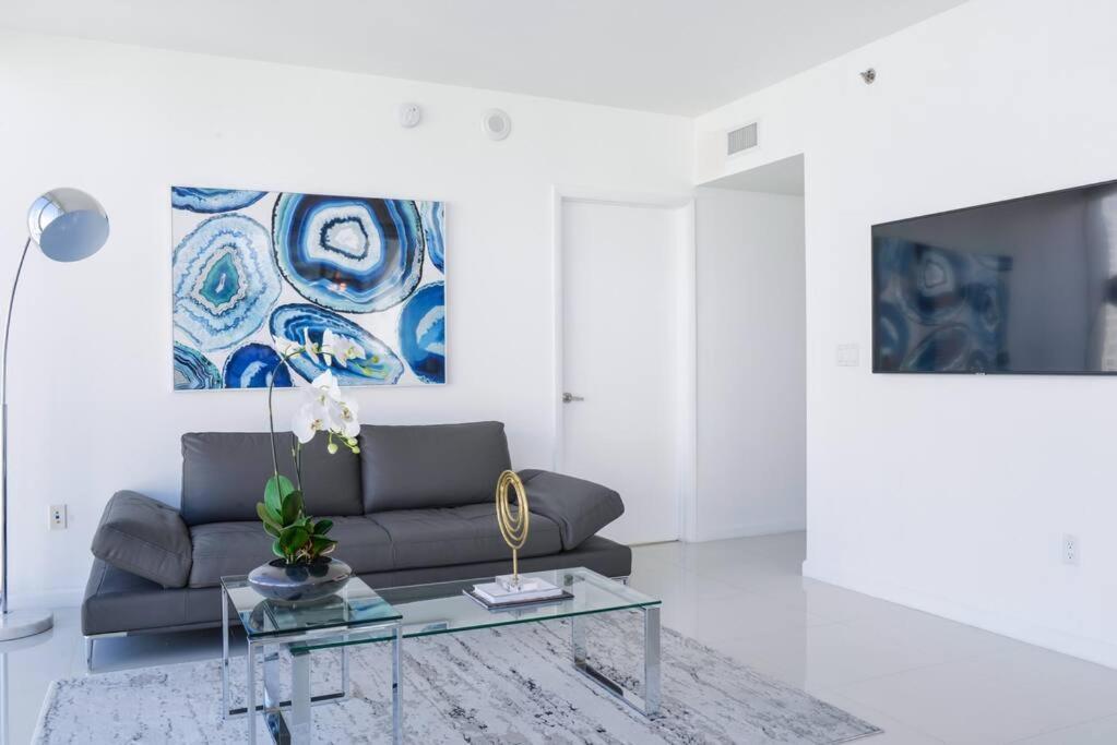 Wonderful 2 Bedroom Apt With Ocean Views At Icon Brickell 마이애미 외부 사진