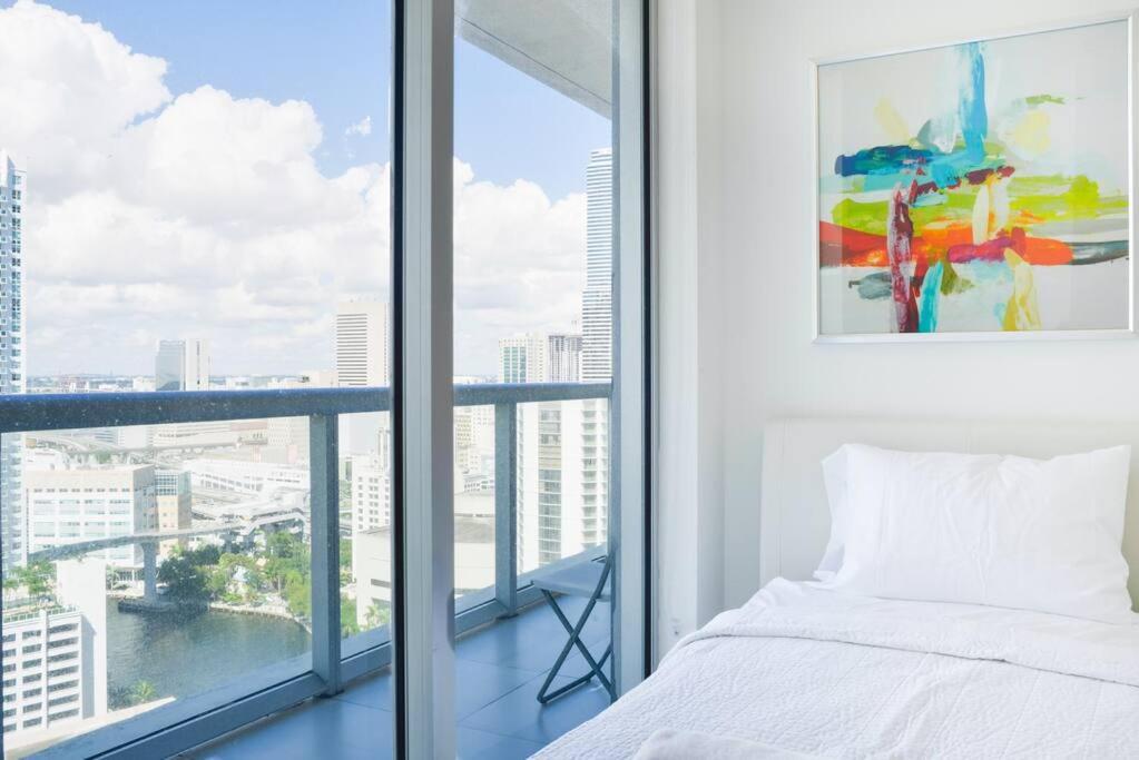 Wonderful 2 Bedroom Apt With Ocean Views At Icon Brickell 마이애미 외부 사진