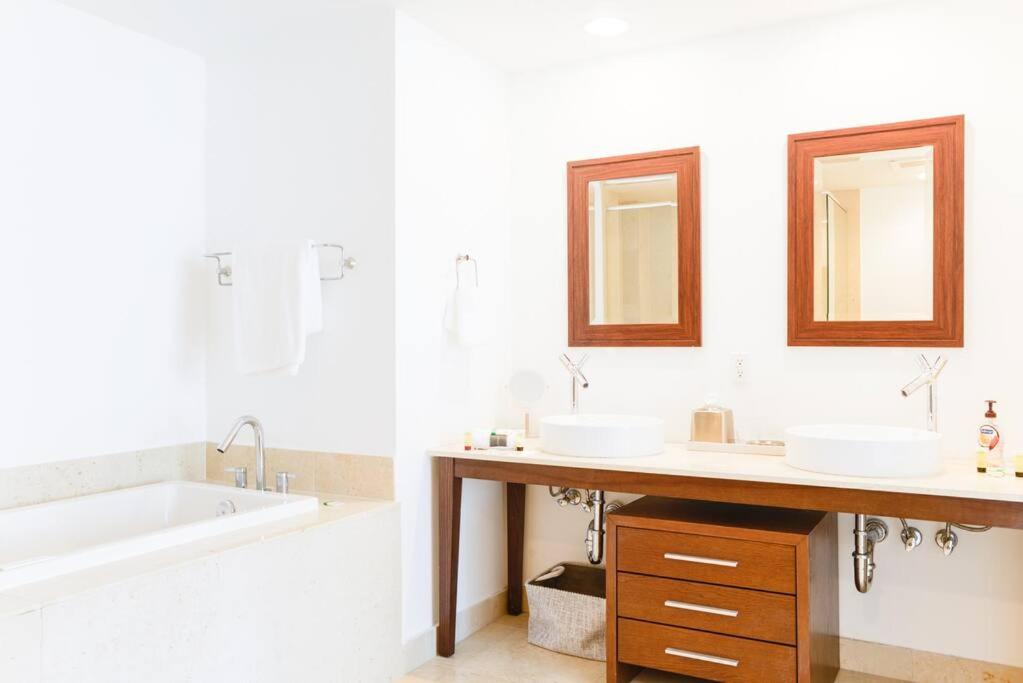 Wonderful 2 Bedroom Apt With Ocean Views At Icon Brickell 마이애미 외부 사진